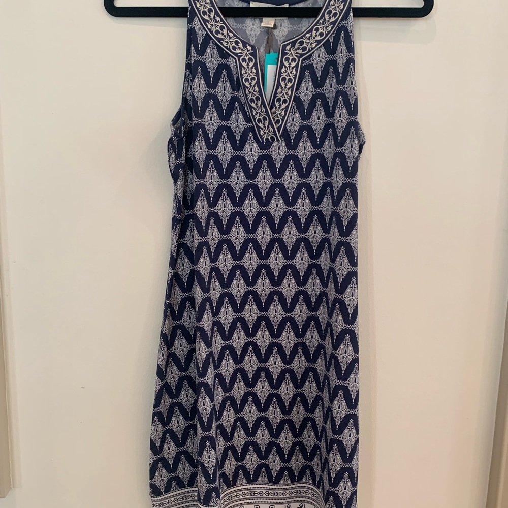 Elegant Navy and White Patterned Midi Dress
